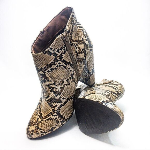 Breckelle’s Faux Snakeskin Ankle Booties Sz 8 - Picture 9 of 11